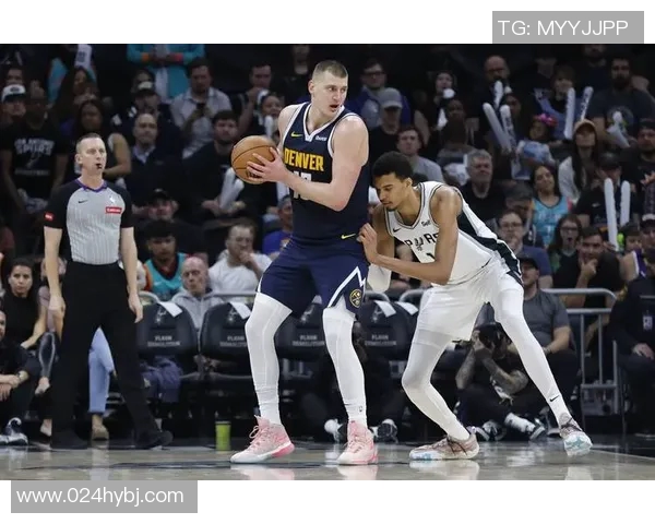 约基奇对阵快船的精彩数据分析与比赛回顾